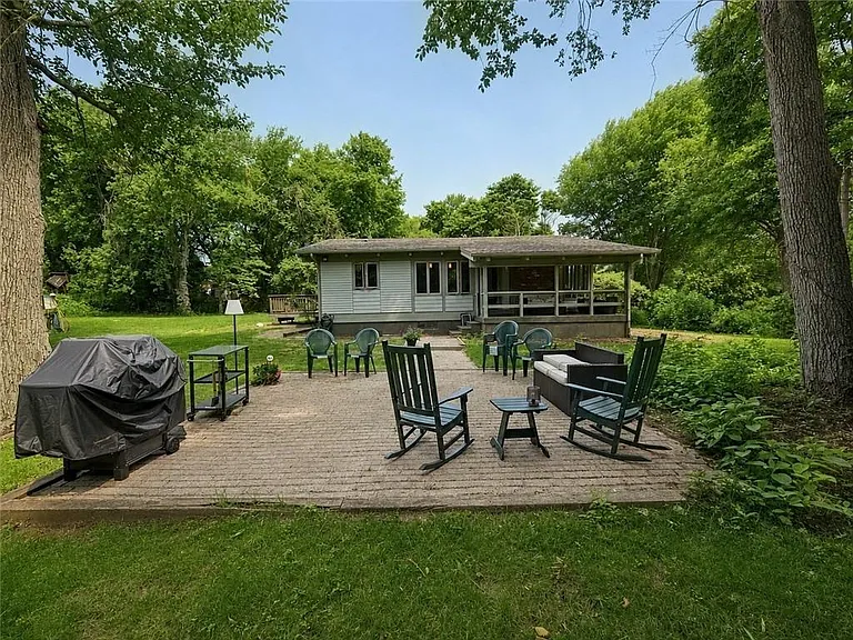 35 Sunset Ave — Photo 6