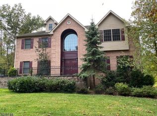 253 Horseneck Rd, Fairfield, NJ 07004