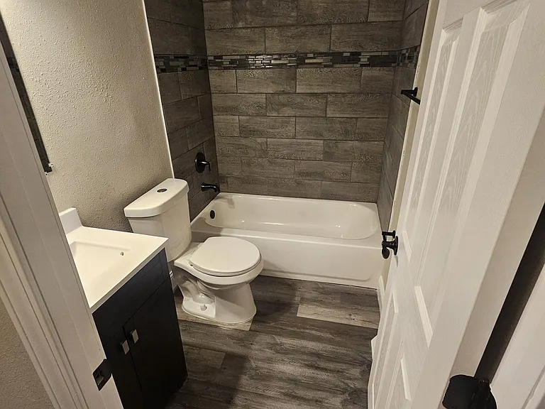 10100 Ventura Dr — Photo 3