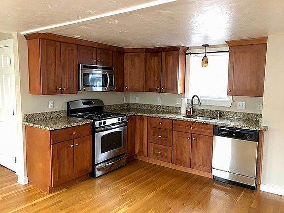 5th image of 22 Howland St