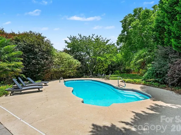2442 Smith Cove Rd, Denver, NC 28037