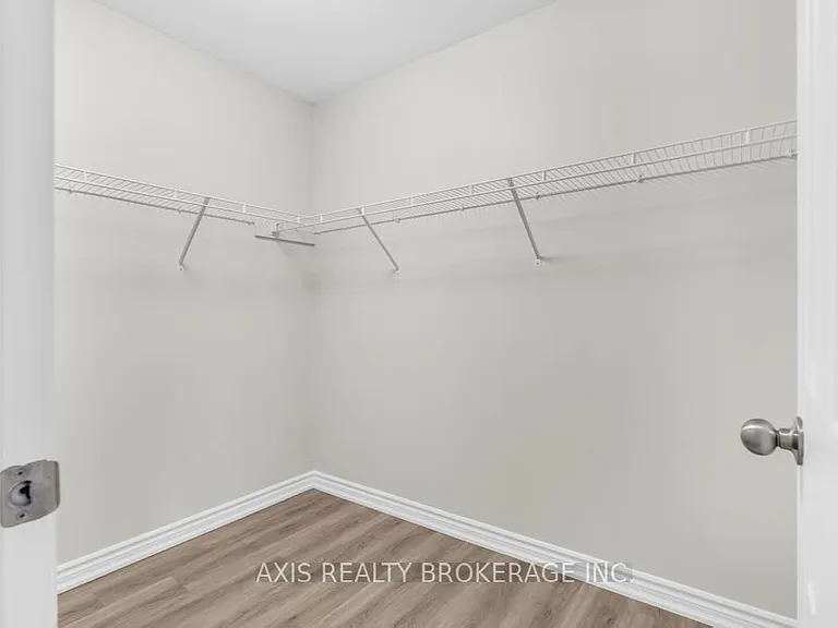 2978 Turner Cres — Photo 27