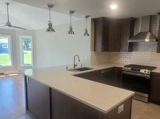 11340 8th Ave, Pleasant Prairie, WI 53158