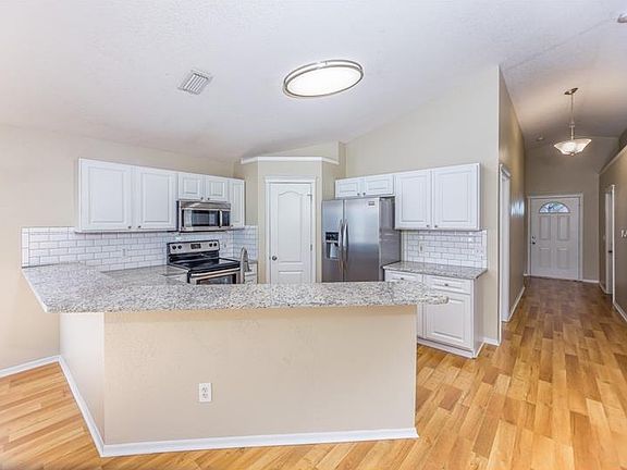 3rd image of 7610 Clovelly Park Pl