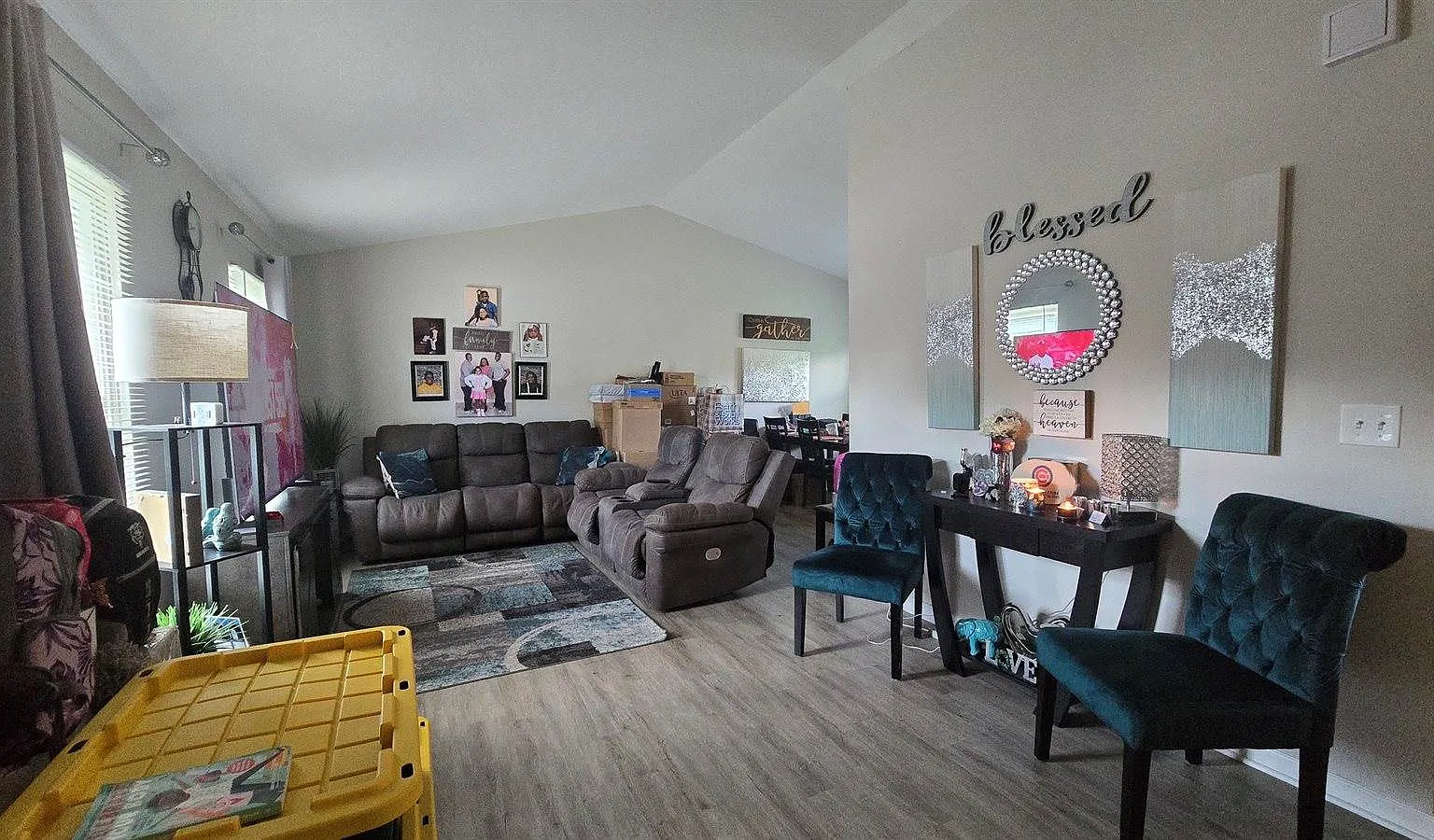3 bed, 1.5 bath, 1400 sqft, $2,895 — Photo 3