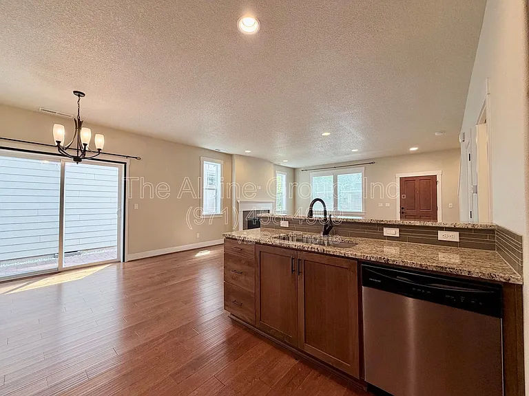 378 SW Mitchum Ter — Photo 10