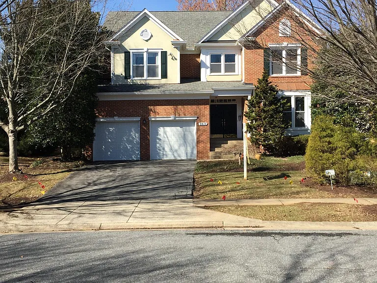 9419 Spruce Tree Cir — Photo 1