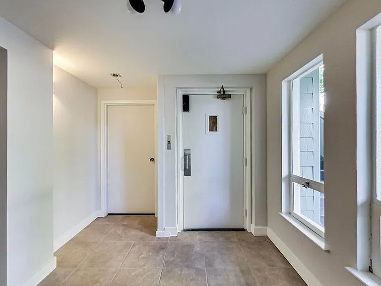 95 41st St #201 — Photo 3