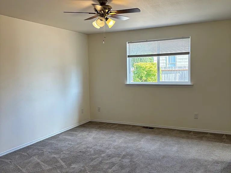 1020 Academy St — Photo 16