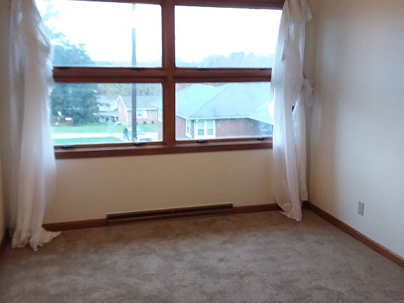 3rd image of 111 Circle Dr