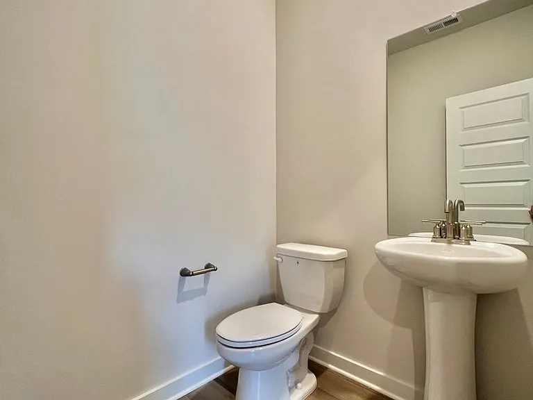 1030 Ewell Farm Cir — Photo 13