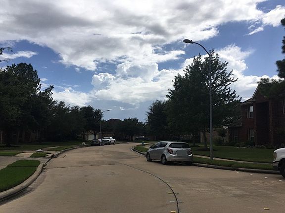 4th image of 2731 Round Hill Ct