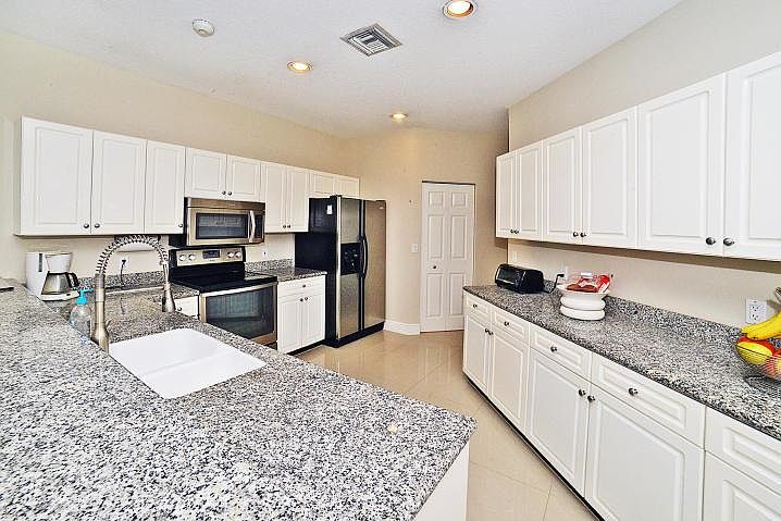 2nd image of 22169 Cressmont Pl #22169