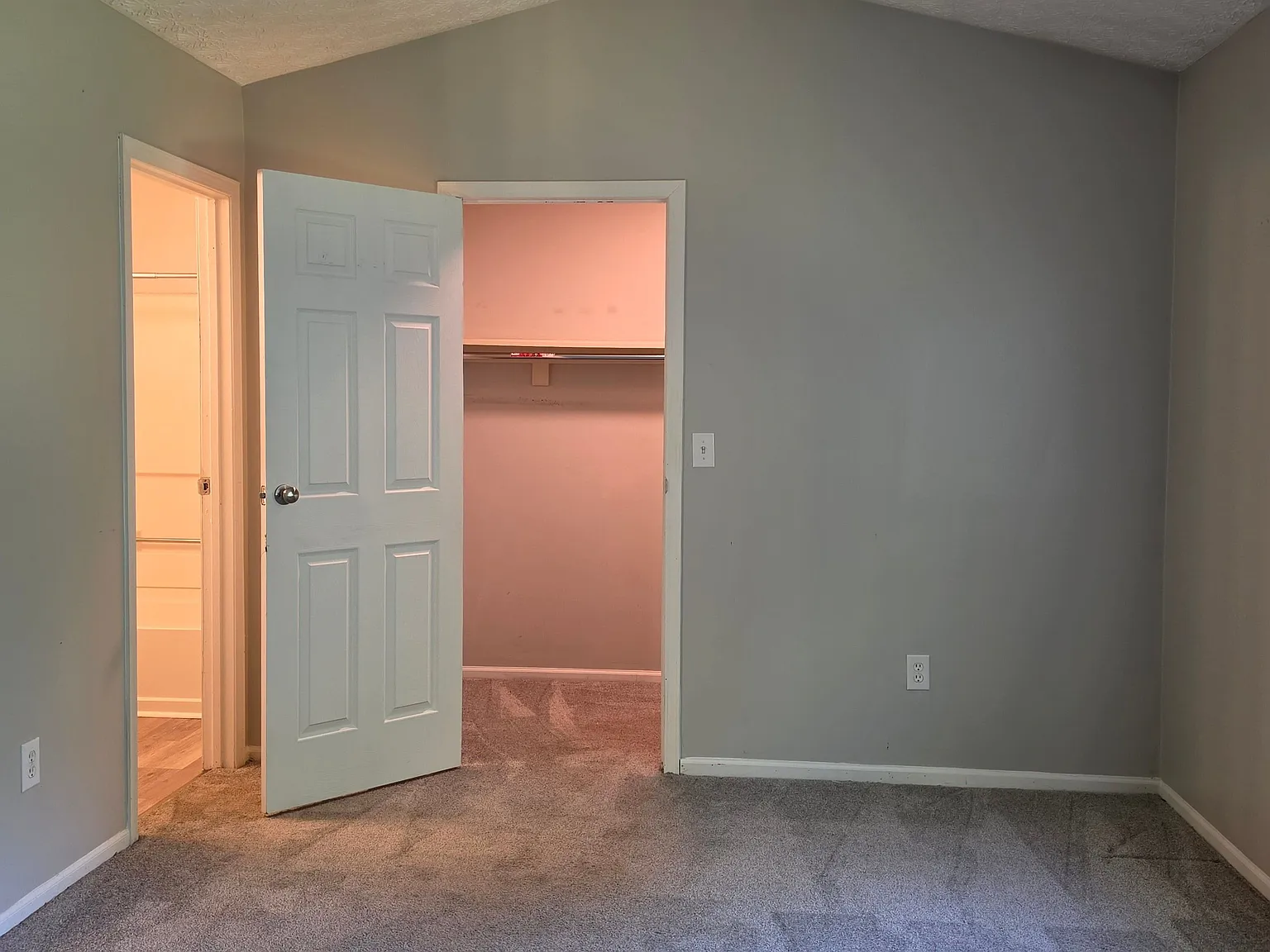 3 bed, 2.0 bath, 1426 sqft, $1,985 — Photo 4