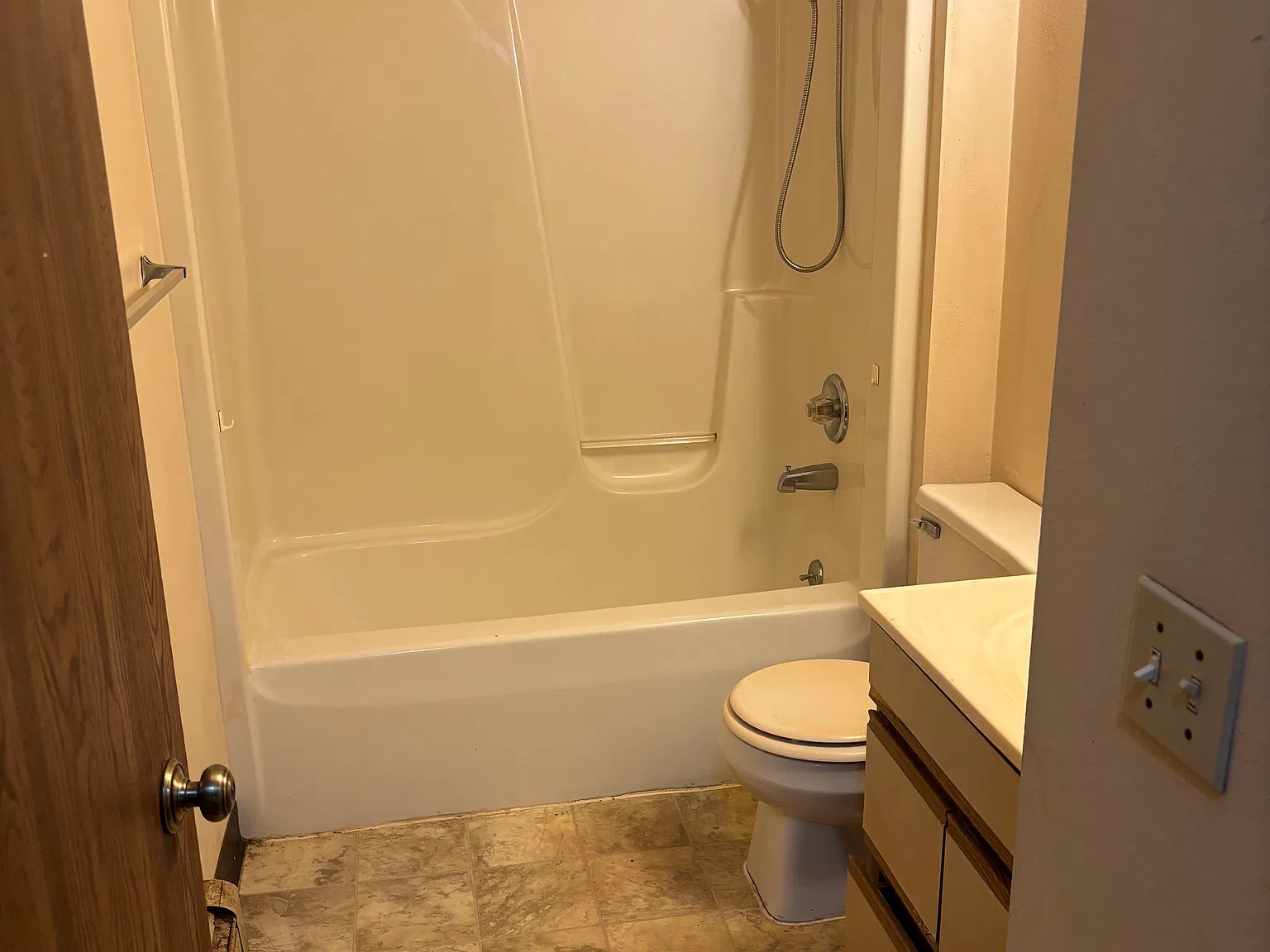 1 bed, $995 — Photo 2