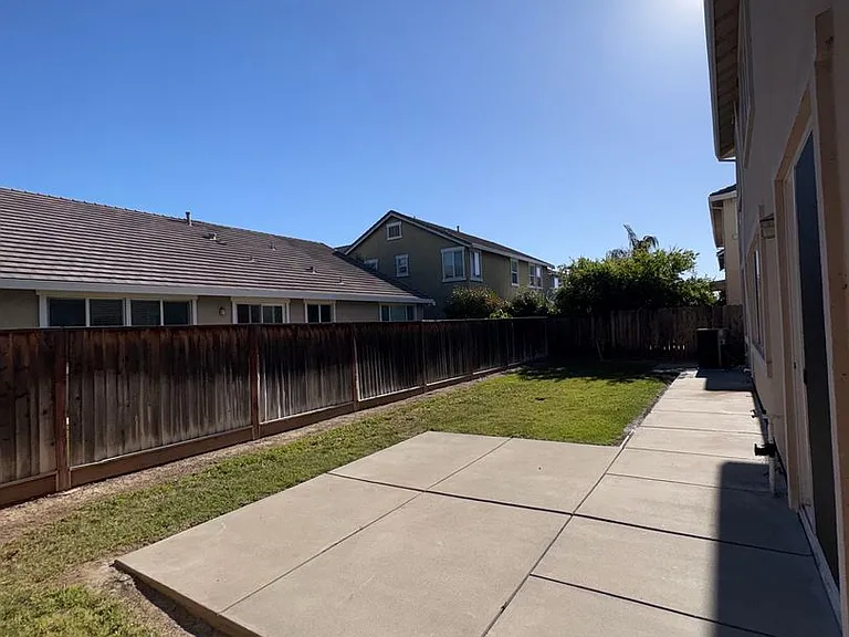 100 Mount Adams Cir — Photo 37