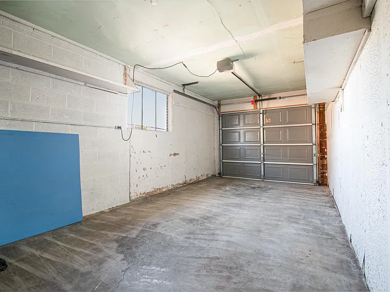 1370 W 1st Ave — Photo 25
