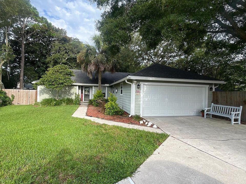 1st image of 698 SANDY OAKS Court