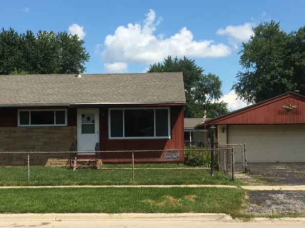 1102 Drexel Blvd, Machesney Park, IL 61115