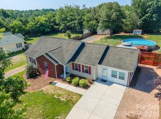114 Glenwood Valley Dr, Harmony, NC 28634