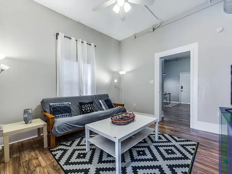 215 Blanco Rd #1 — Photo 6