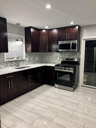 1st image of 46 Homewood Ave Floor 1