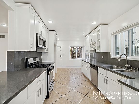 4th image of 112 S Detroit St #112