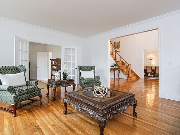 3rd image of 58 Forest Lake Dr