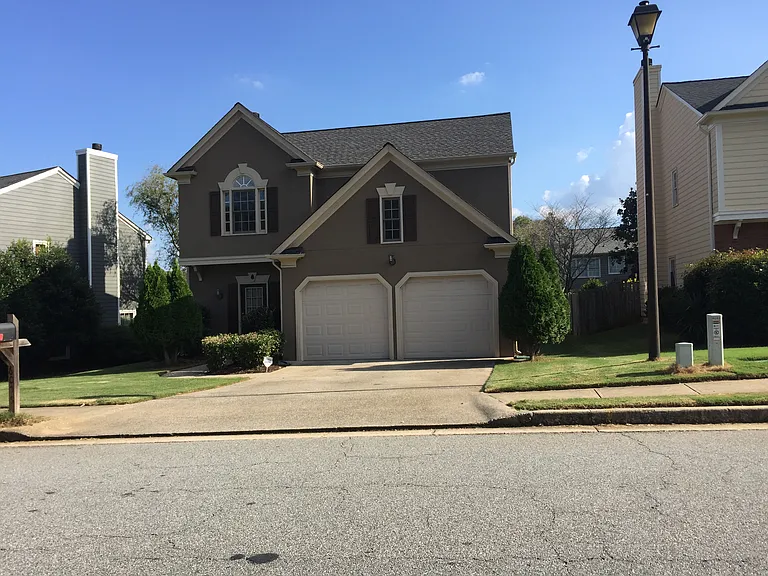 6075 Pattingham Dr — Photo 48