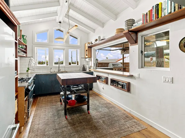 255 1/2 Center St, Laguna Beach, CA 92651
