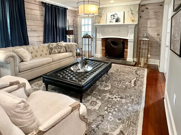 2150 Brentwood Dr, Baton Rouge, LA 70809