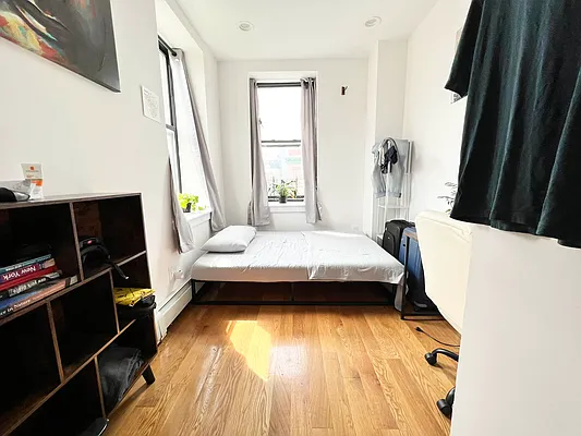 Rented by EastMount Realty LLC | media 7