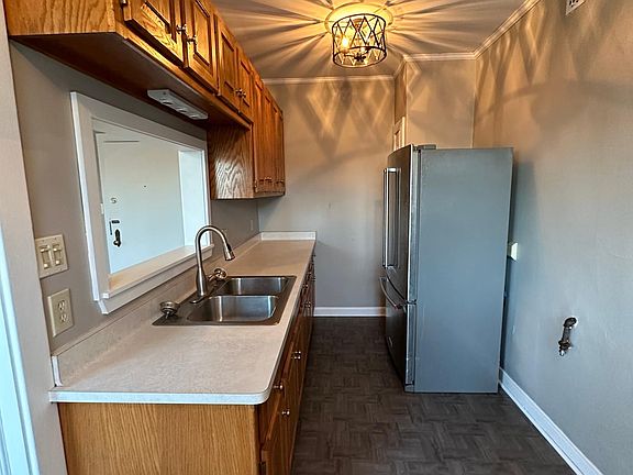 3rd image of 4305 N Marlborough Dr #10