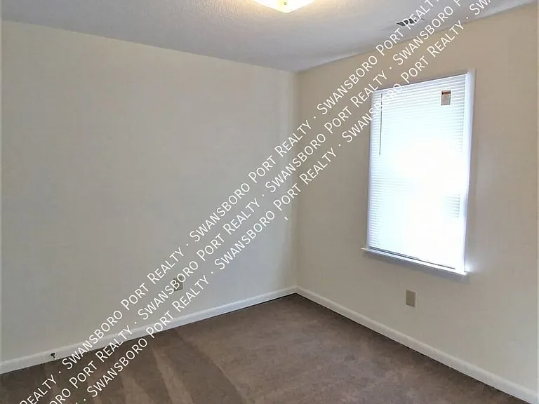 13 Port West Ct #C — Photo 6