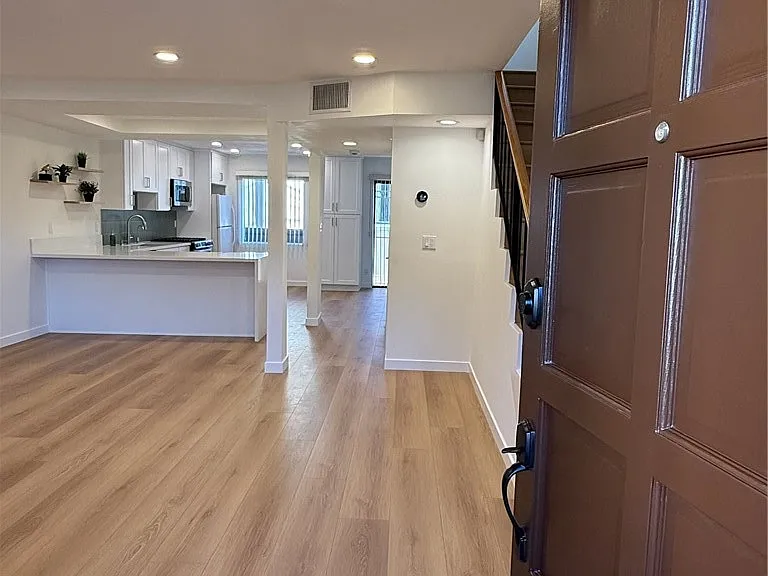 1137 N Maryland Ave #5 — Photo 13