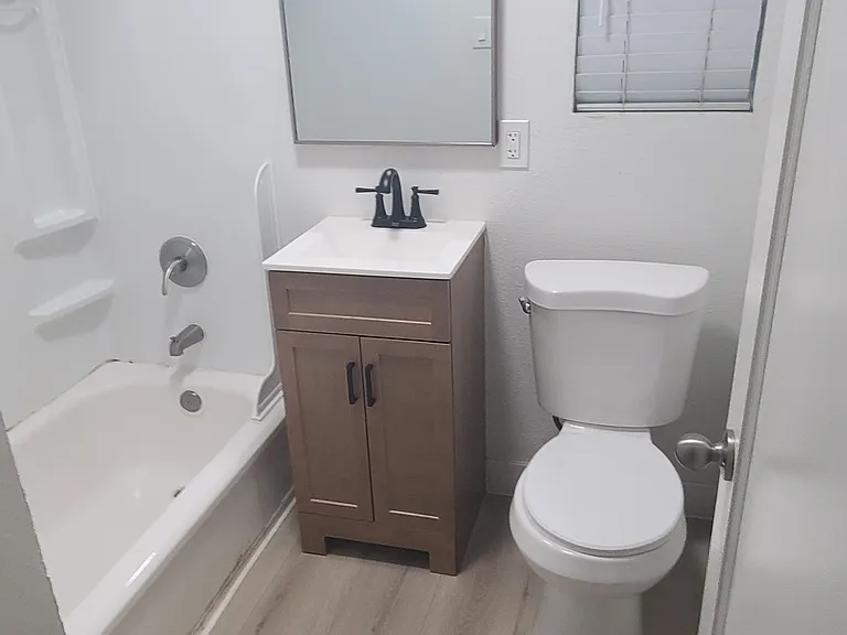 1308 Woolner Ave #A — Photo 4