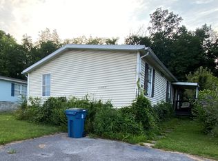 12004 Heather Dr, Hagerstown, MD 21740