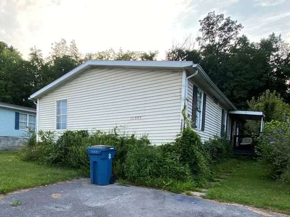 12004 Heather Dr, Hagerstown, MD 21740