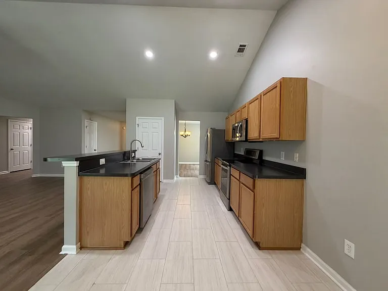 70 Hamilton Grove Dr — Photo 10