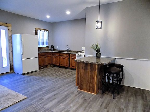 5th image of 212 W Morrell St