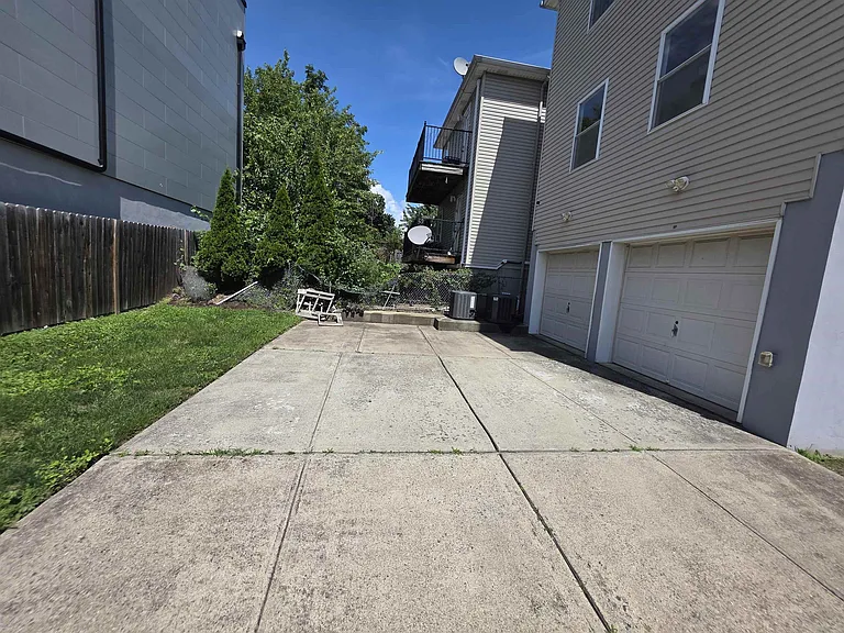 203 Halladay St #1 — Photo 16