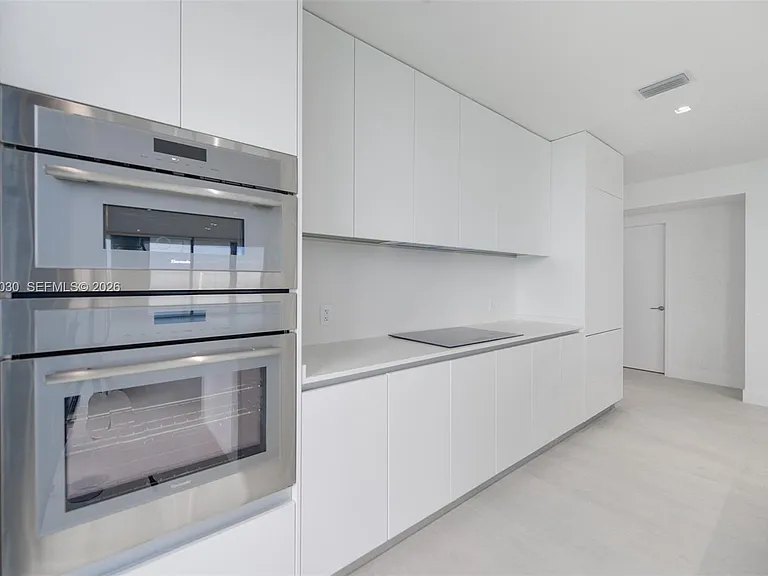 700 NE 24th St #5107 — Photo 16