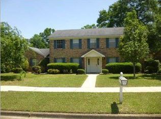 2301 Lantern Ln E, Mobile, AL 36693