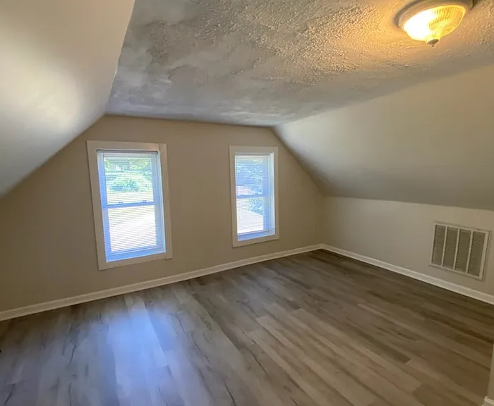 328 Falls Rd — Photo 22