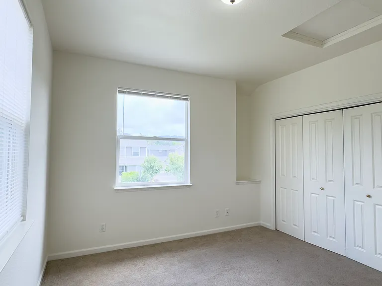 852 3rd St W — Photo 20