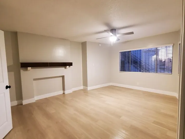 230 E Hazel St — Photo 3
