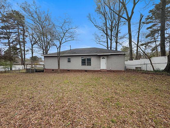 3rd image of 60056 Hatley Rd