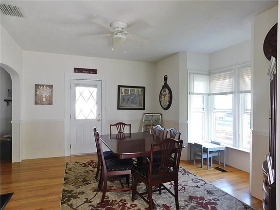 4th image of 184 East Ave