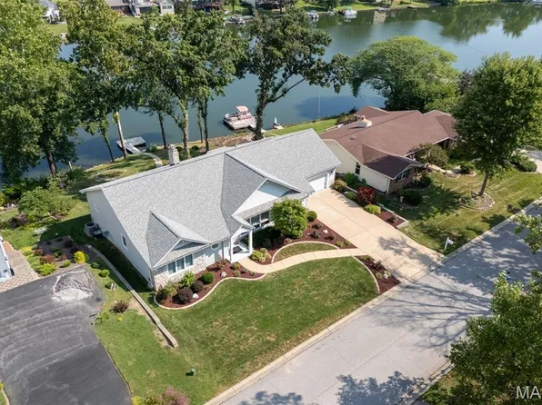 28 Burgundy Dr, Lake Saint Louis, MO 63367