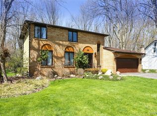 28 October Ln, Amherst, NY 14228